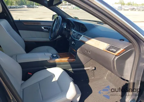 2012 Mercedes-Benz E 350 4Matic z USA, uszkodzony, nr VIN WDDHF8JB9CA526163